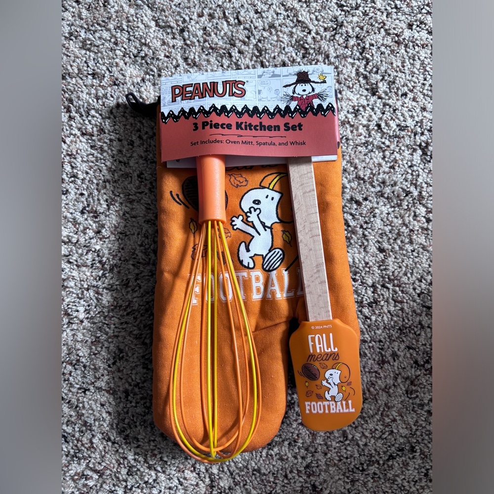 Peanuts Fall Means Football Snoopy Oven Mitts Spatula & Whisk NWT